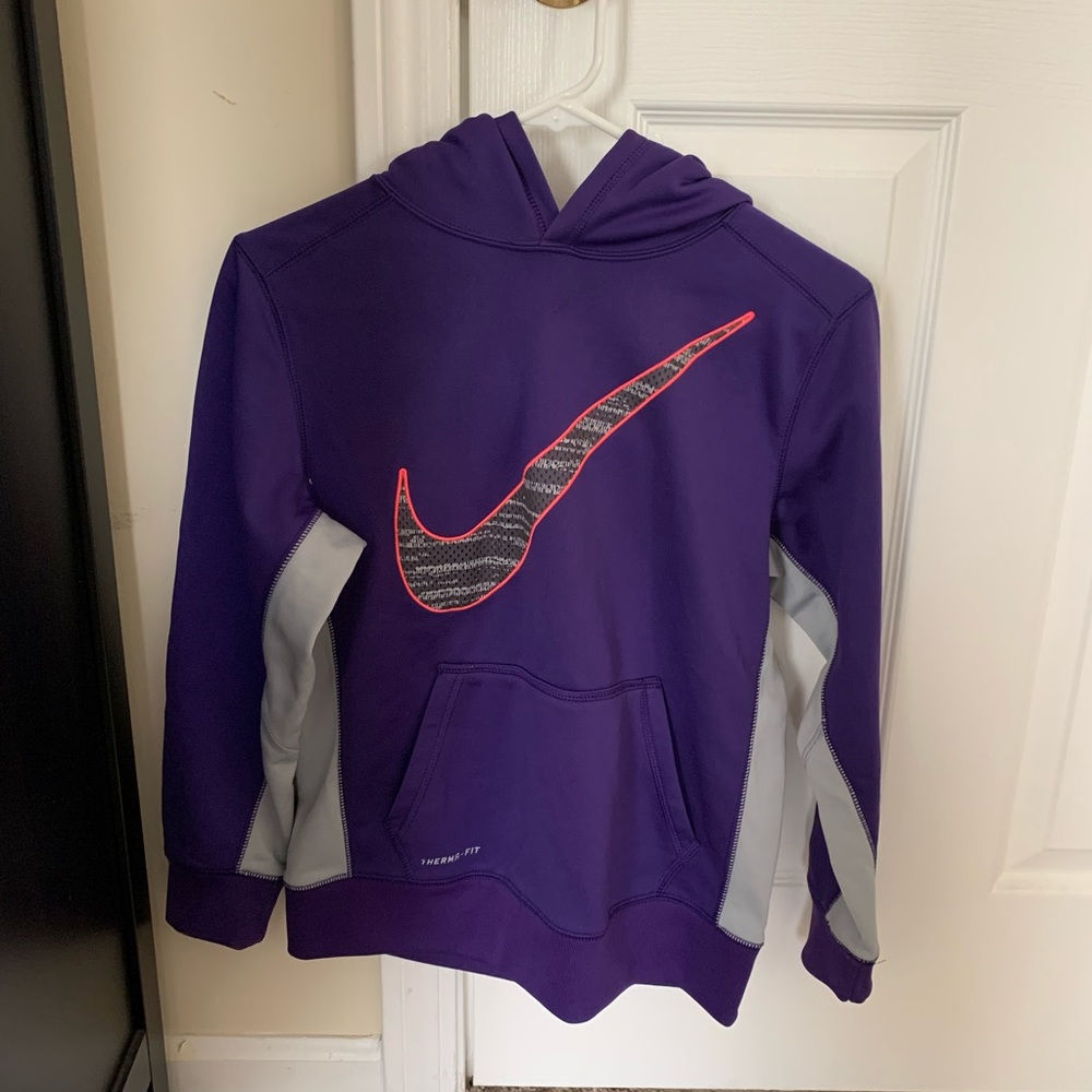 purple nike therma-fit sweatshirt